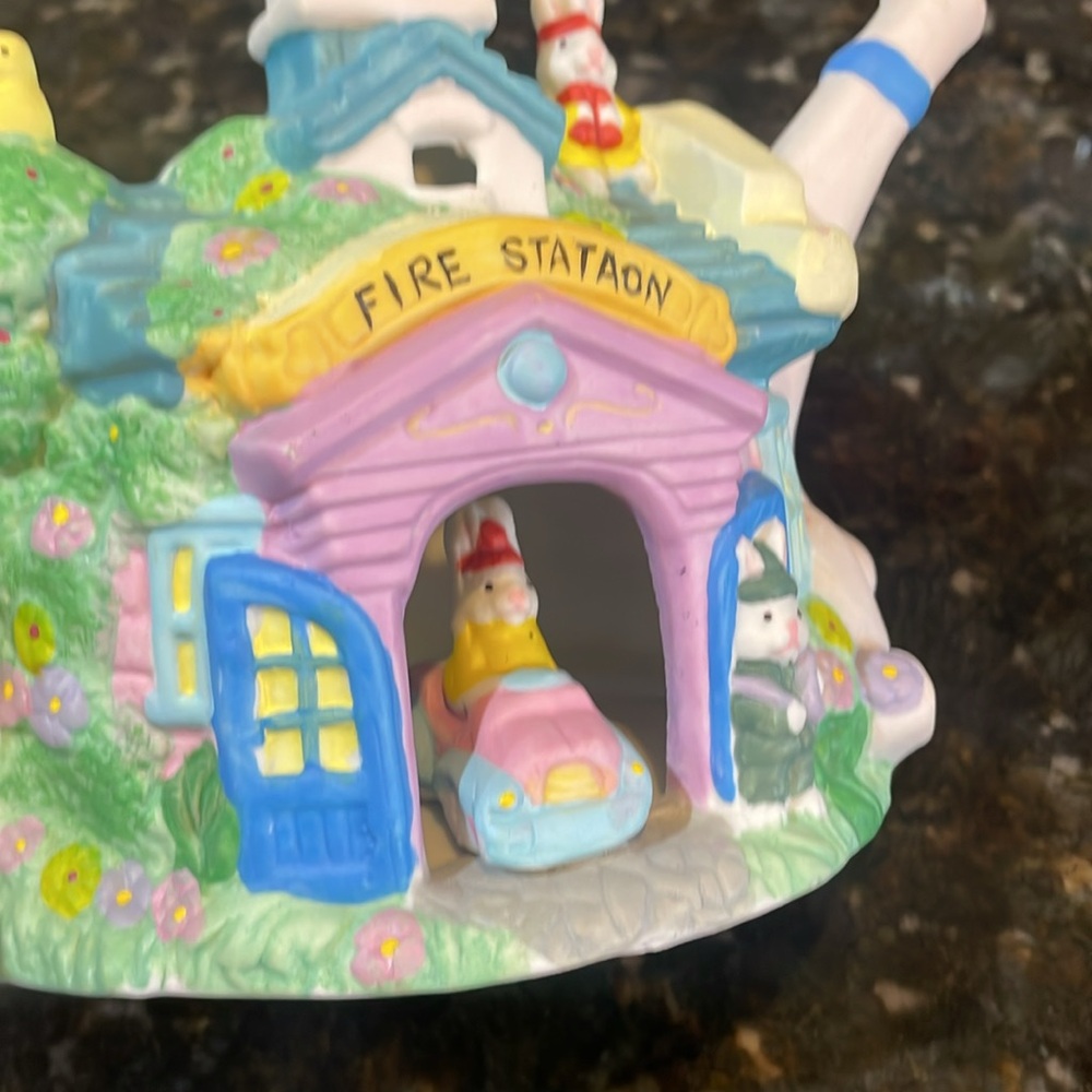 Easter ceramic Tea Pot!! - Picture 3 of 6